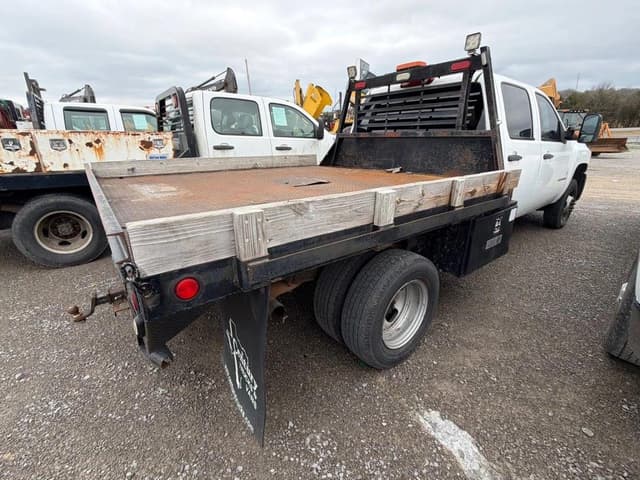 Image of Chevrolet 3500HD equipment image 3