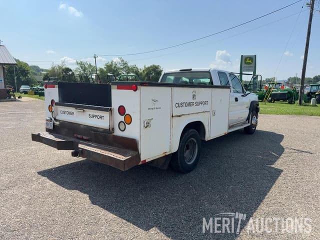 Image of Chevrolet 3500HD equipment image 4