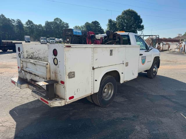 Image of Chevrolet 3500HD equipment image 4