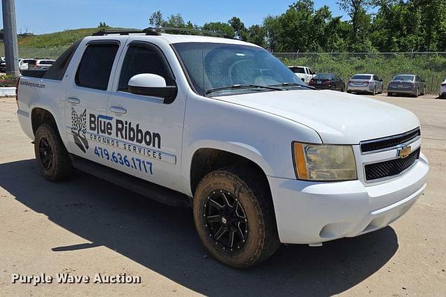 Image of Chevrolet Avalanche equipment image 2