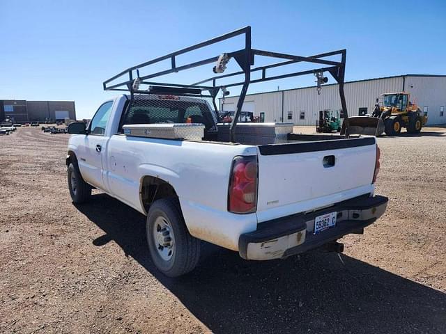 Image of Chevrolet C2500 equipment image 3