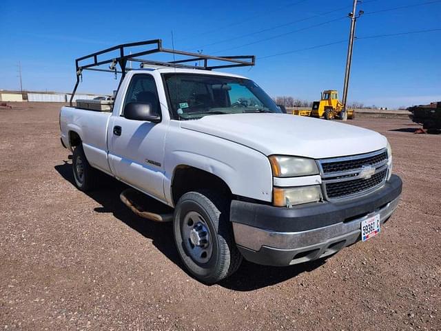 Image of Chevrolet C2500 equipment image 1