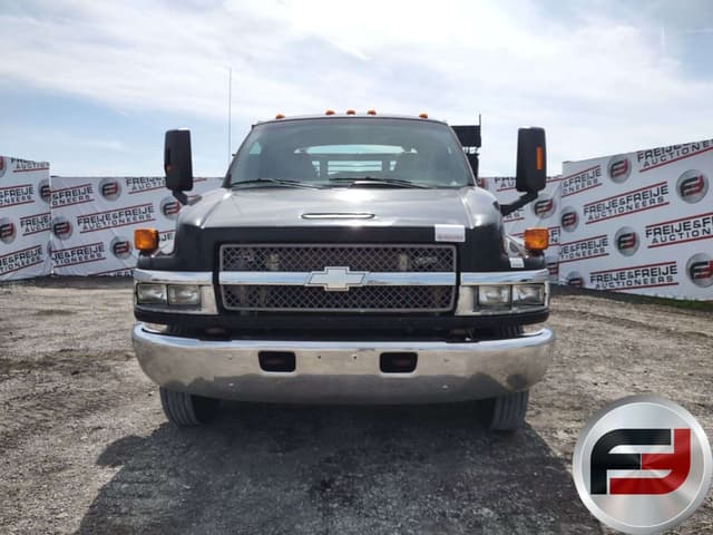 Image of Chevrolet C4 equipment image 1