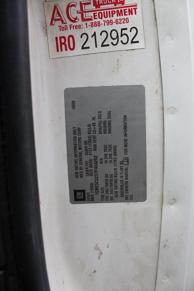 Image of Chevrolet C5500 equipment image 2