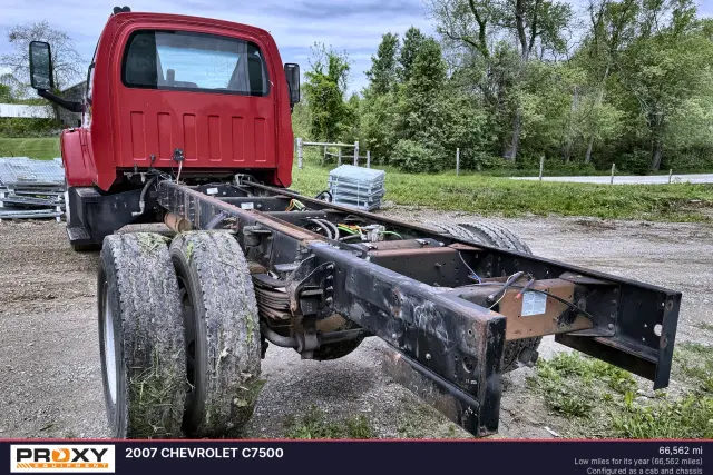 Image of Chevrolet C7500 equipment image 2