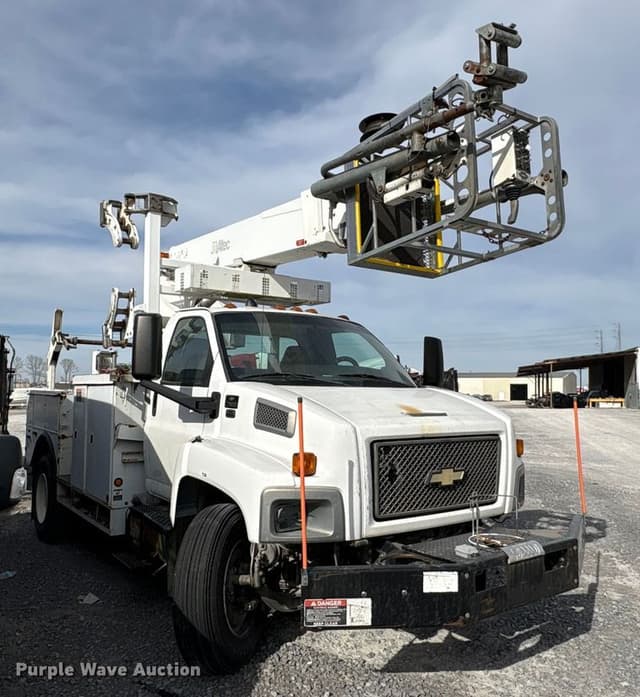 Image of Chevrolet C7500 equipment image 2