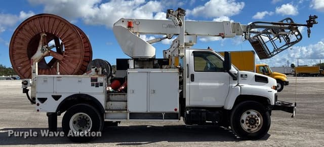 Image of Chevrolet C7500 equipment image 3