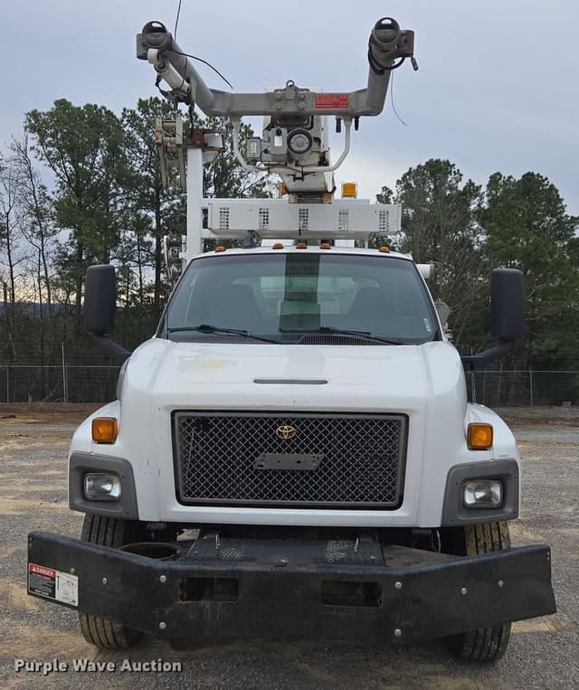 Image of Chevrolet C7500 equipment image 1