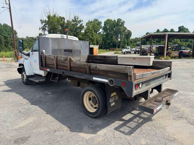 Image of Chevrolet C5500 equipment image 2