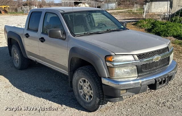 Image of Chevrolet Colorado equipment image 2