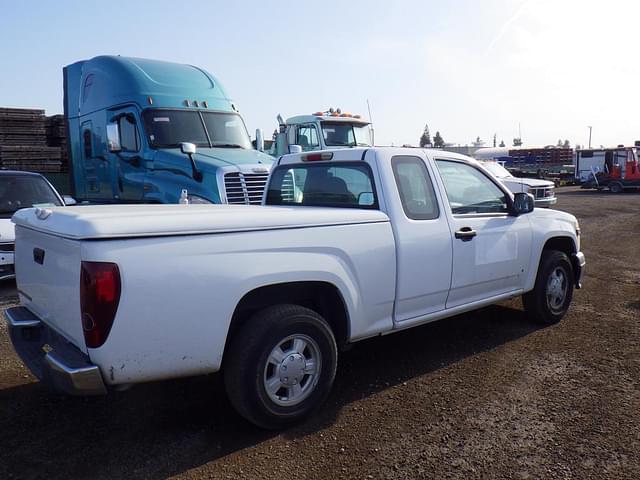 Image of Chevrolet Colorado equipment image 2