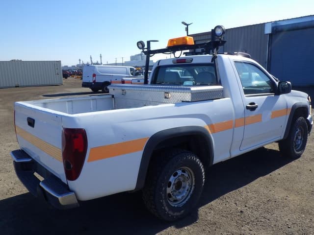 Image of Chevrolet Colorado equipment image 2