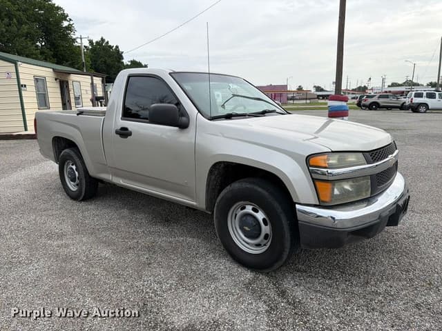 Image of Chevrolet Colorado equipment image 2