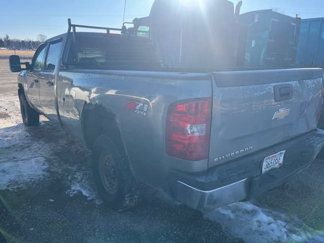 Image of Chevrolet 2500 equipment image 1