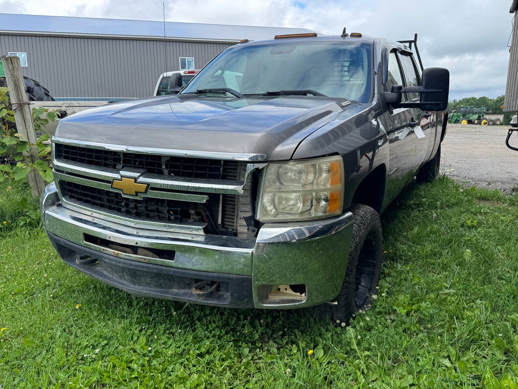 2007 Chevrolet 2500 Equipment Image0