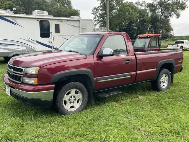 Image of Chevrolet 1500 equipment image 1