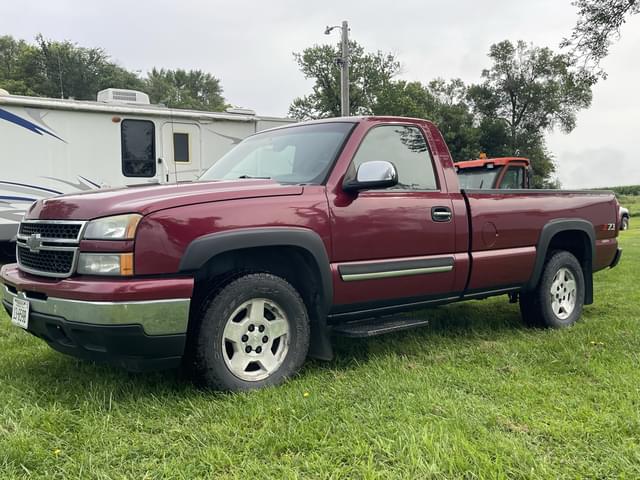Image of Chevrolet 1500 equipment image 2