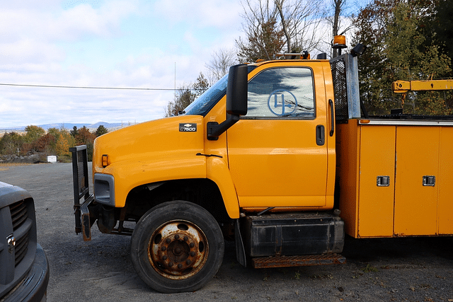 Image of Chevrolet Kodiak C7500 equipment image 2