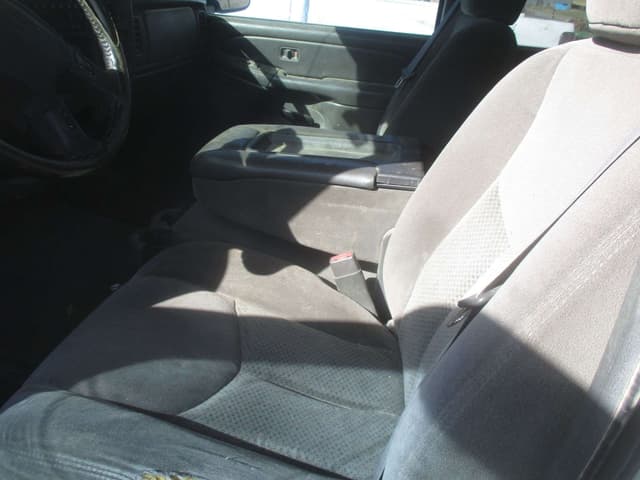 Image of Chevrolet 2500HD equipment image 4