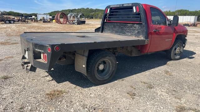 Image of Chevrolet 3500HD equipment image 2