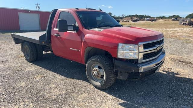 Image of Chevrolet 3500HD equipment image 3