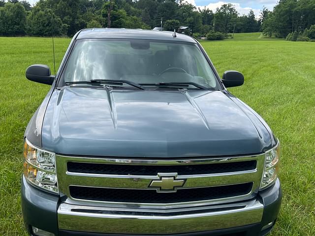 Image of Chevrolet Silverado equipment image 2