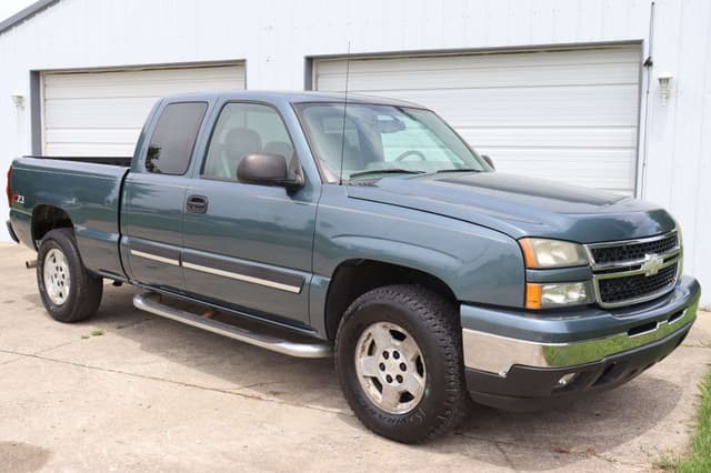 Image of Chevrolet 1500 equipment image 2