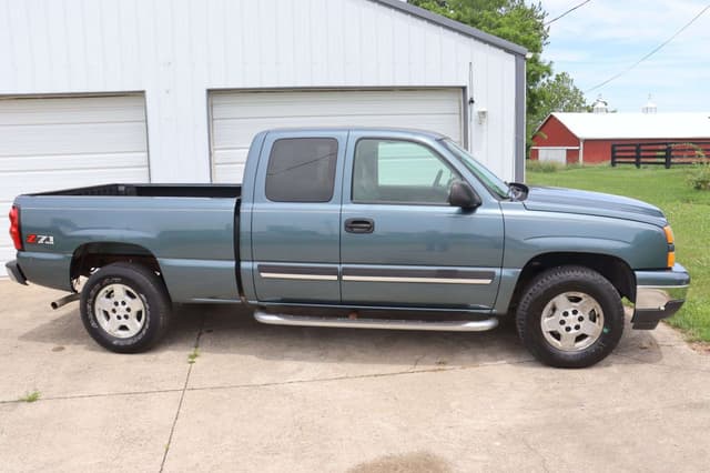 Image of Chevrolet 1500 equipment image 1