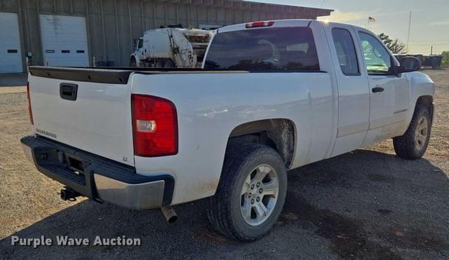 Image of Chevrolet 1500 equipment image 4