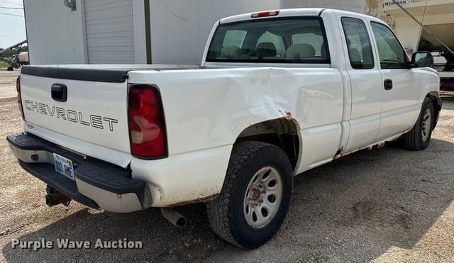 Image of Chevrolet 1500 equipment image 4