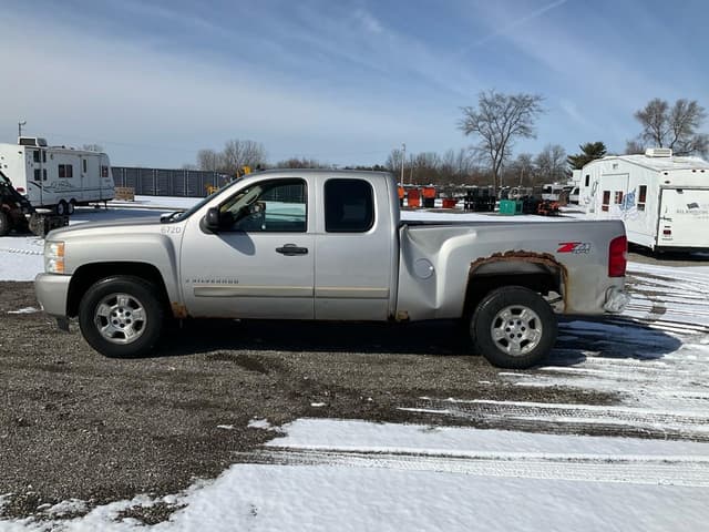 Image of Chevrolet 1500 equipment image 1