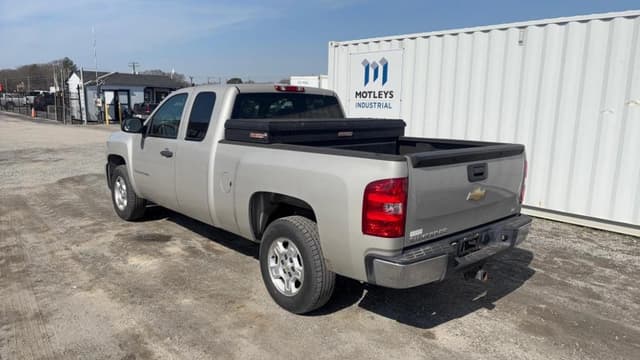 Image of Chevrolet 1500 equipment image 1