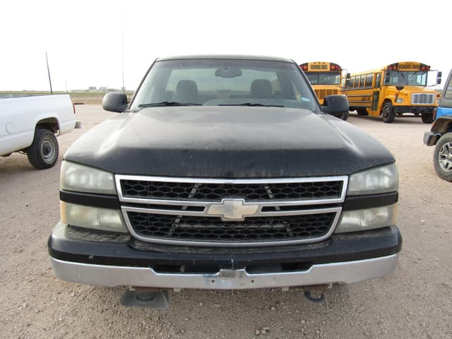 Image of Chevrolet 1500 equipment image 1