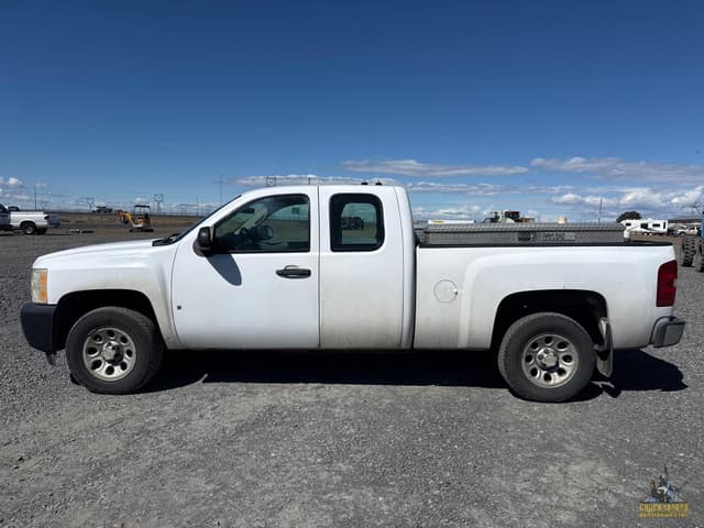 Image of Chevrolet 1500 equipment image 1