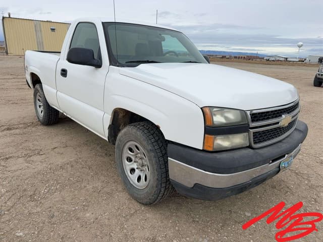 Image of Chevrolet 1500 equipment image 2