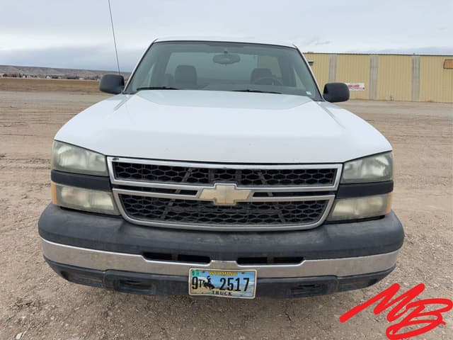 Image of Chevrolet 1500 equipment image 1