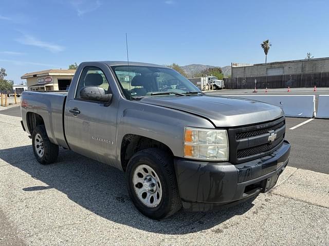 Image of Chevrolet Silverado equipment image 1