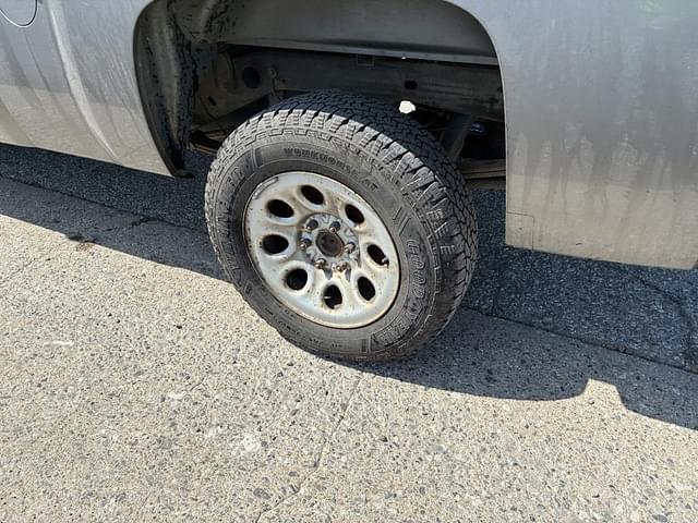 Image of Chevrolet Silverado equipment image 4
