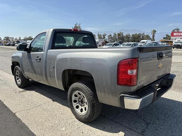 Image of Chevrolet Silverado equipment image 3
