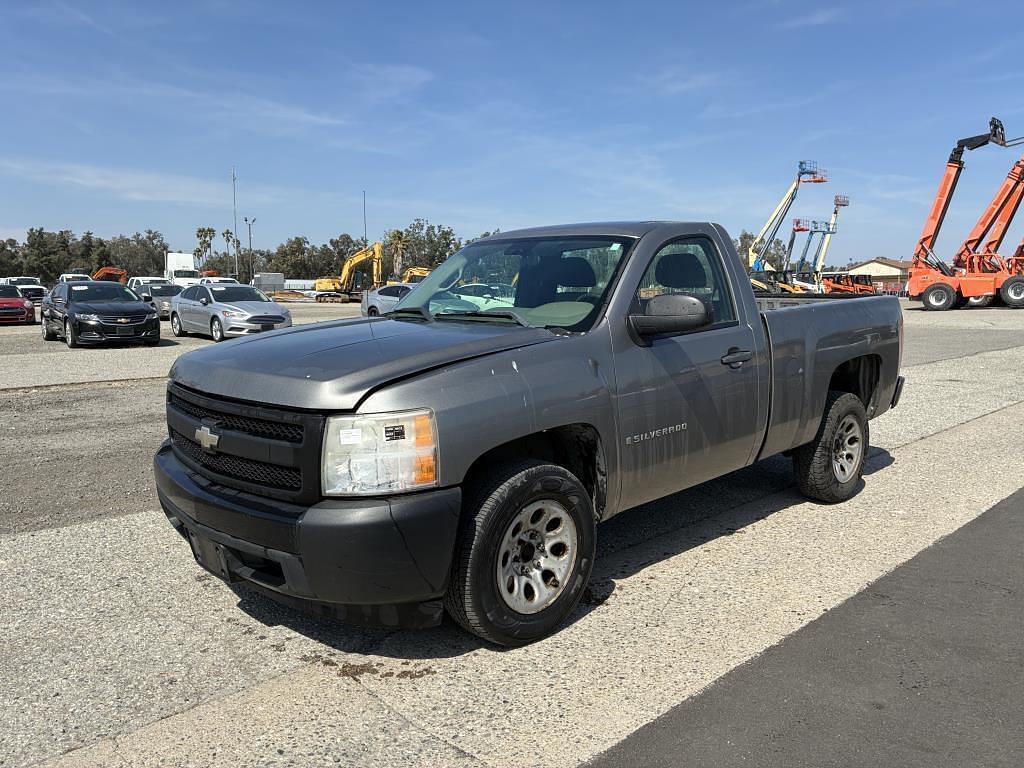 Image of Chevrolet Silverado Primary image