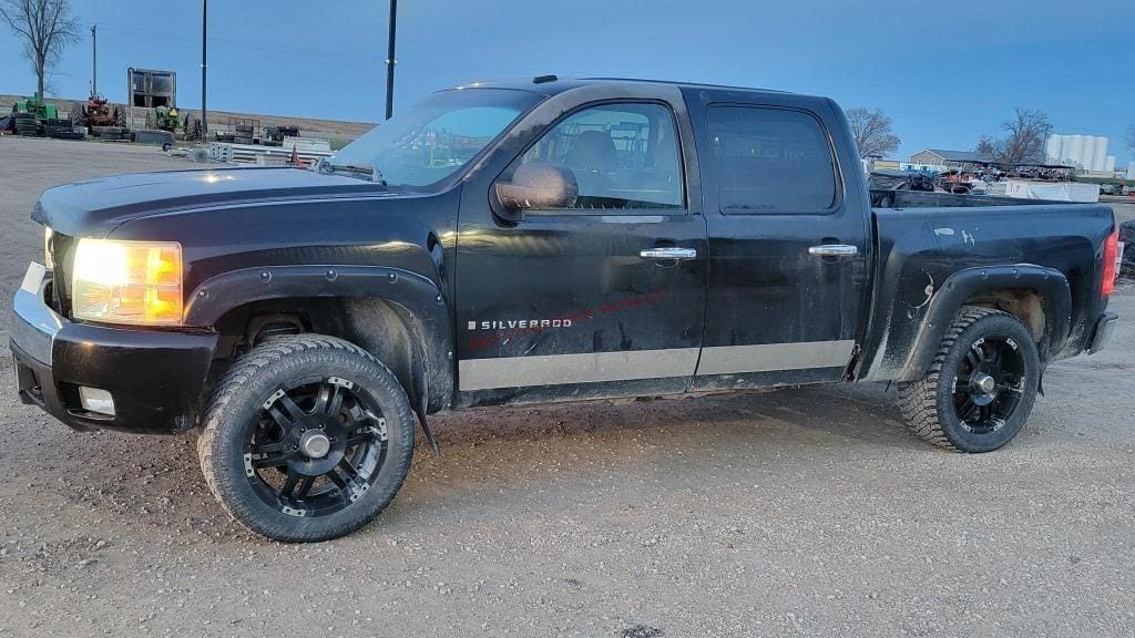 2007 Chevrolet 1500 Equipment Image0