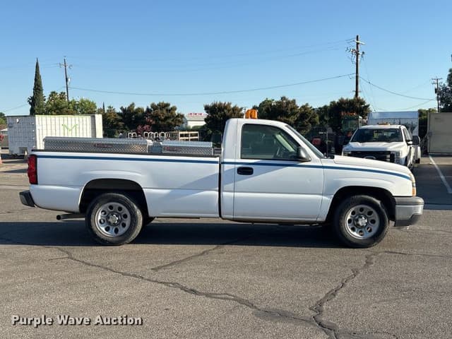 Image of Chevrolet 1500 equipment image 2