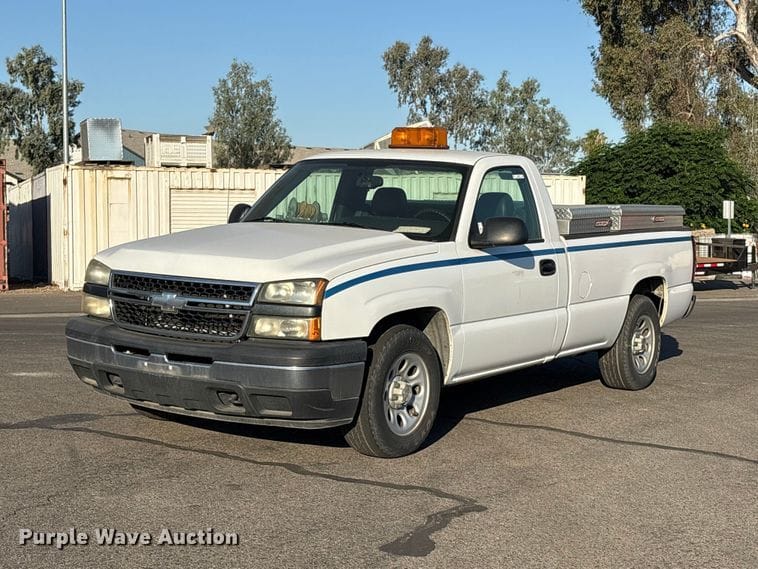 2007 Chevrolet 1500 Equipment Image0