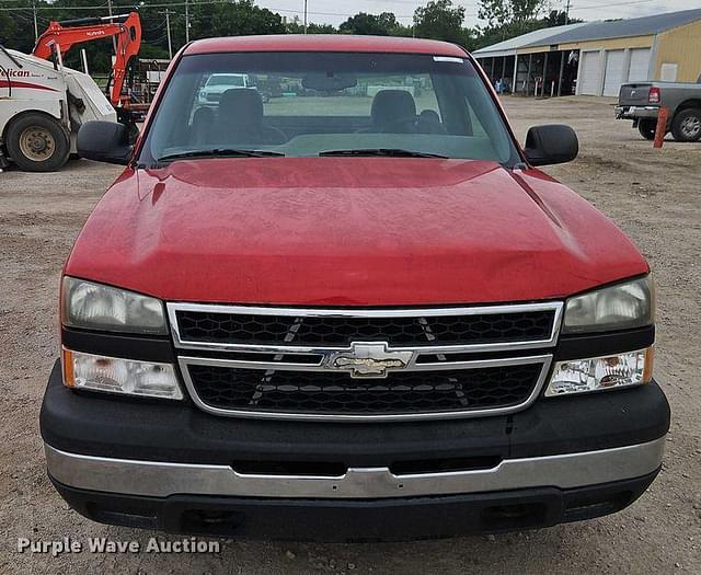 Image of Chevrolet 1500 equipment image 1