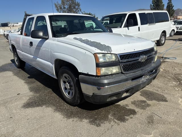 Image of Chevrolet Silverado equipment image 1