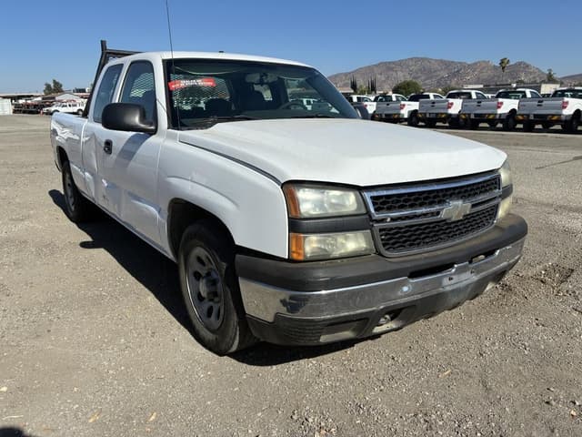 Image of Chevrolet Silverado equipment image 1