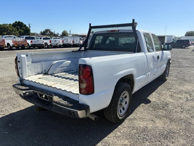 Image of Chevrolet Silverado equipment image 2