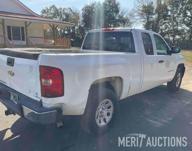 Image of Chevrolet Silverado equipment image 4