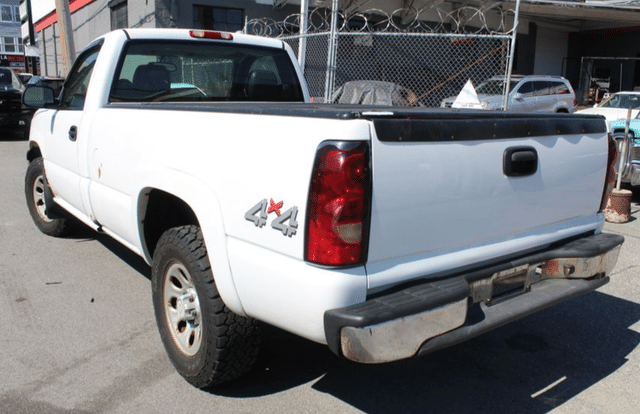 Image of Chevrolet Silverado equipment image 2