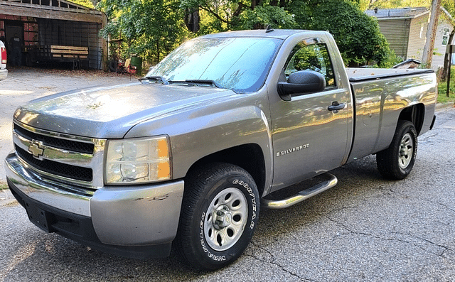 Image of Chevrolet Silverado equipment image 2